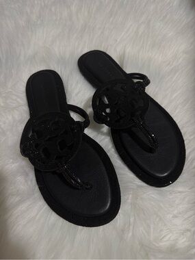 Black Logo Medallion Thong Sandals - Women